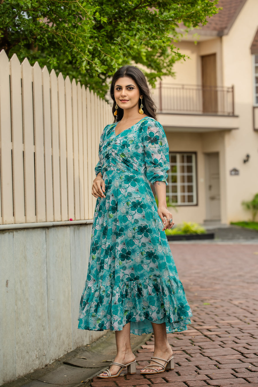 Kudbi Jiyaa Stylish Print Gown For Women.