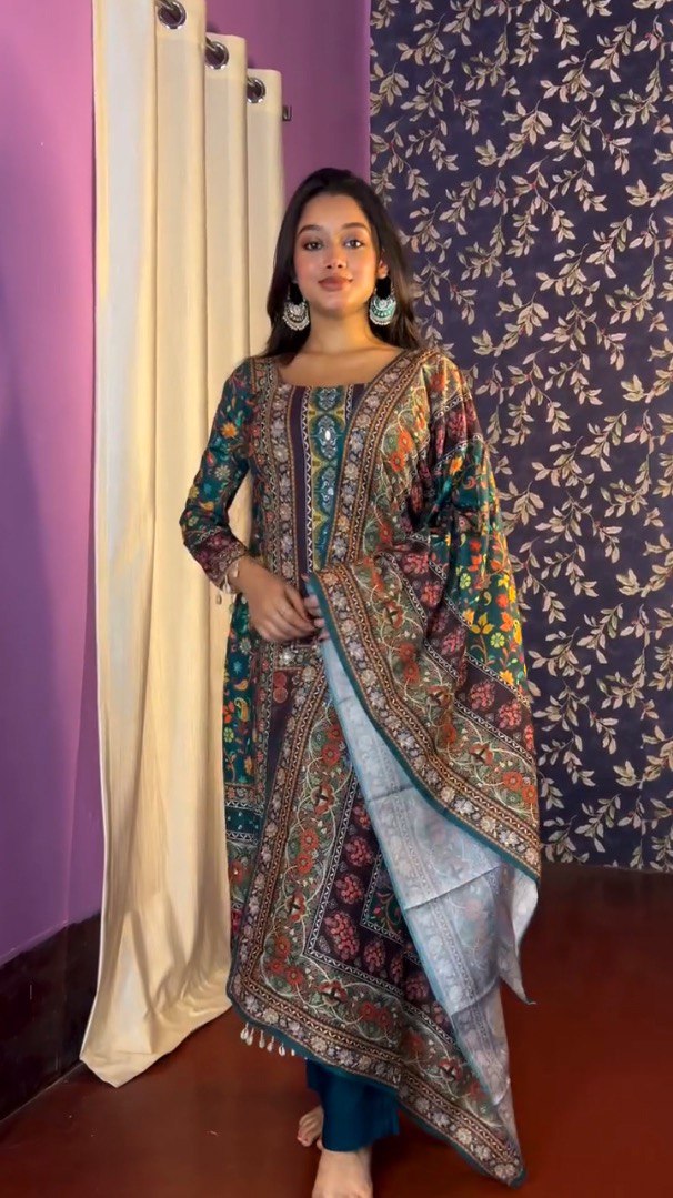 Jannat Green Suit & Dupatta set.